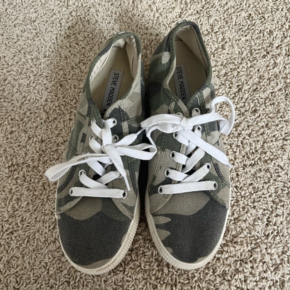 Steve Madden Camouflage sneakers - Picture 2 of 5